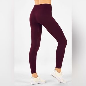 Fabletics Women's Mid-Rise Seamless Rib 7/8 Burgundy Yoga Leggings M/6-8 NEW